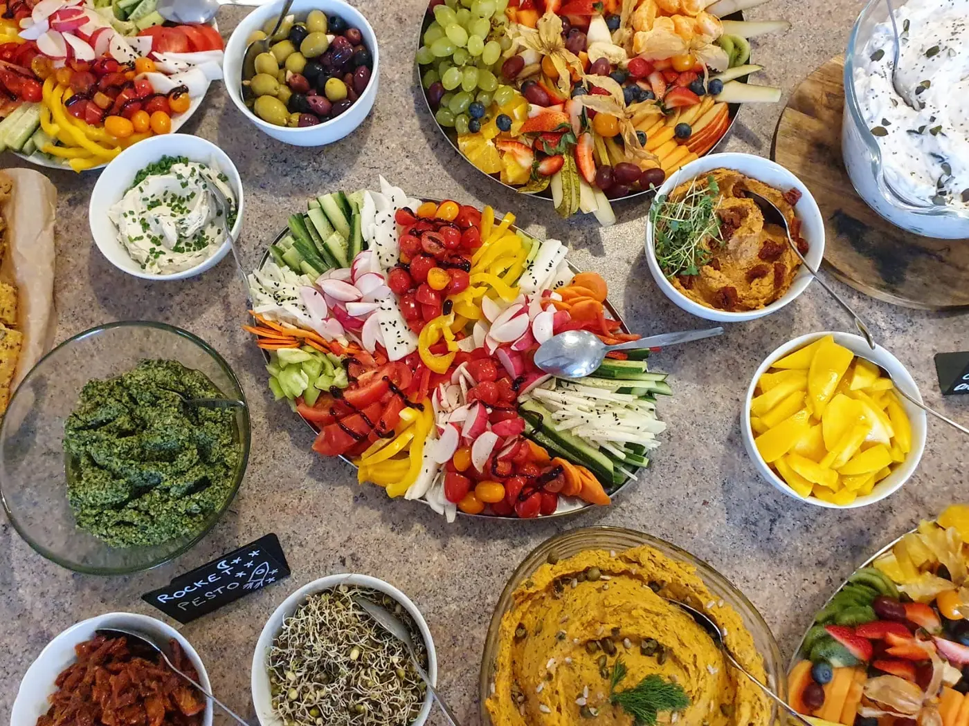Fresh vegetables, fruit and plant-based dishes at Živá Voda